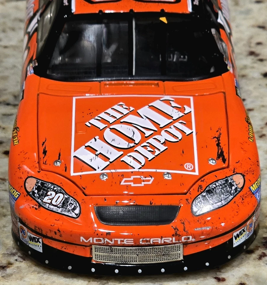 2003 #20 Tony Stewart Home Depot Pocono Race Win 1:24 Diecast Revell RARO Foto 3 de 4