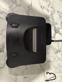 USA Nintendo N64 Console System Bundle W/2 controllers Expansion pak and 4 games