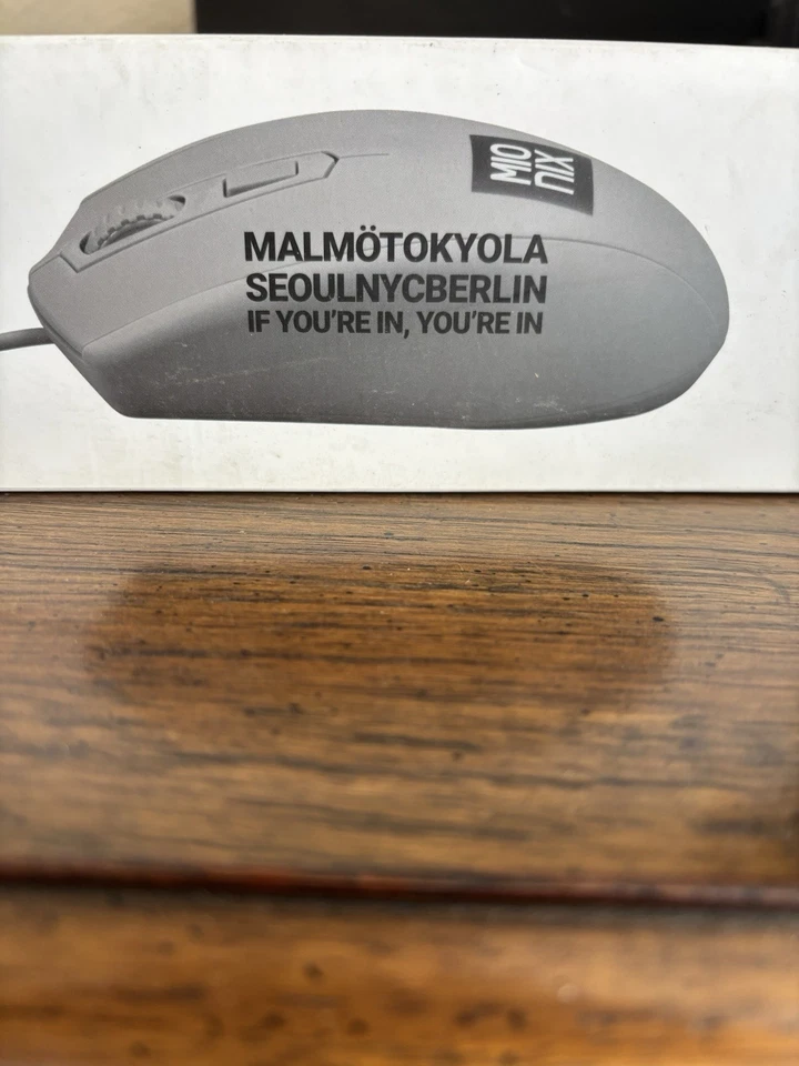 Mionix Avior Shark Fin 5000 DPI Left Or Right Hand New In Box - Image 4 of 4