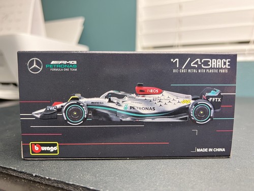 1:43 Bburago Mercedes-AMG F1 W13 E Performance 2023 - mod Russell #63 & Hamilton - Foto 8 di 8