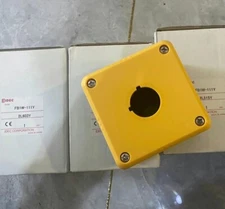 1pcs IDEC Control Box  FB1W-111Y