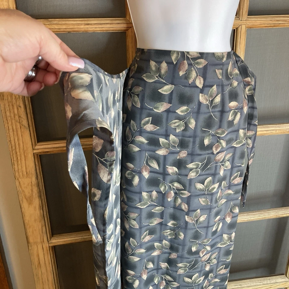 Maxi falda envolvente floral azul gris de colección Geoffrey Beene para mujer talla 8 abierta lado izquierdo Foto 2 de 4