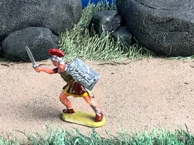 Vintage Elastolin No.8424 Roman legionary thrusting up short sword 4cm/40mm 1:45