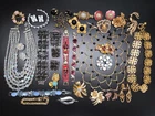 Vintage 30 Pcs High End Costume Jewelry Lot Many Signed Juliana Rhinestone Weiss