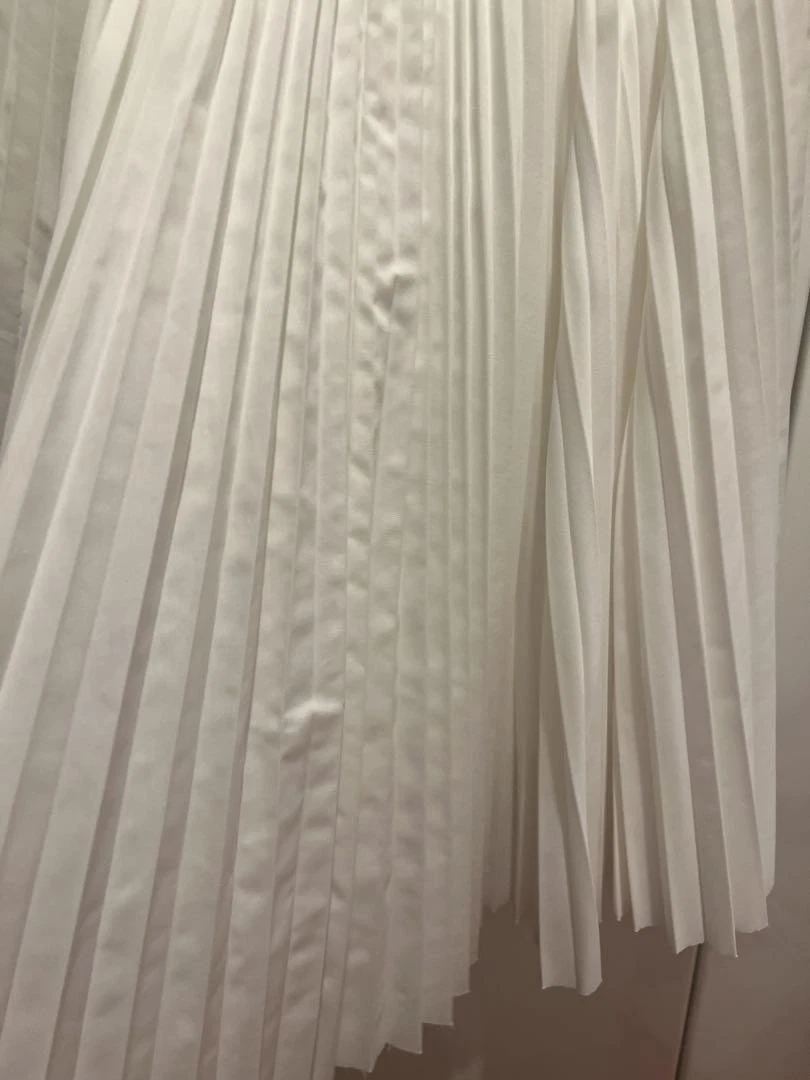 Abito SACAI aperto dietro vestito manica corta colore bianco design tinta unita dal Giappone