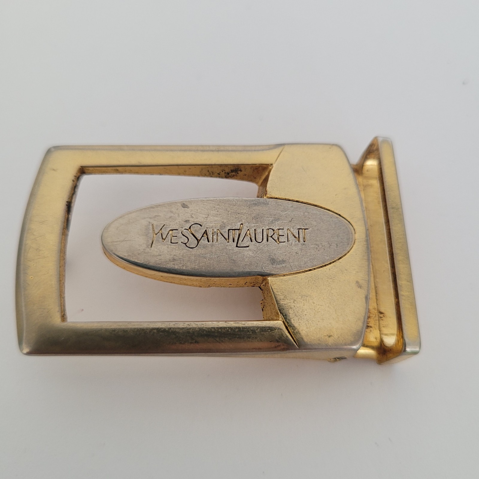 Fibbia per cintura vintage Yves Saint Laurent YSL tono oro argento logo slim
