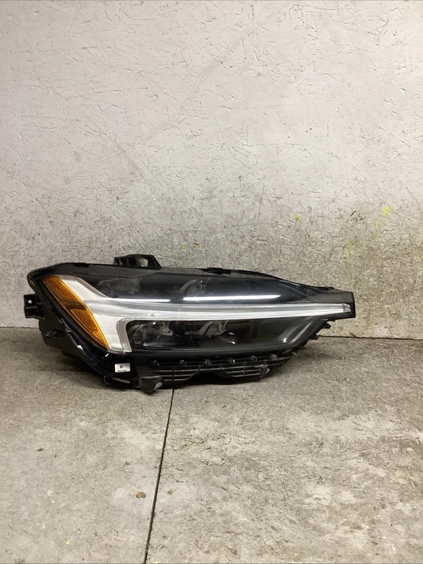 2018-2021 Volvo XC60 RIGHT RH PASSENGER SIDE HEADLIGHT OEM 316893213