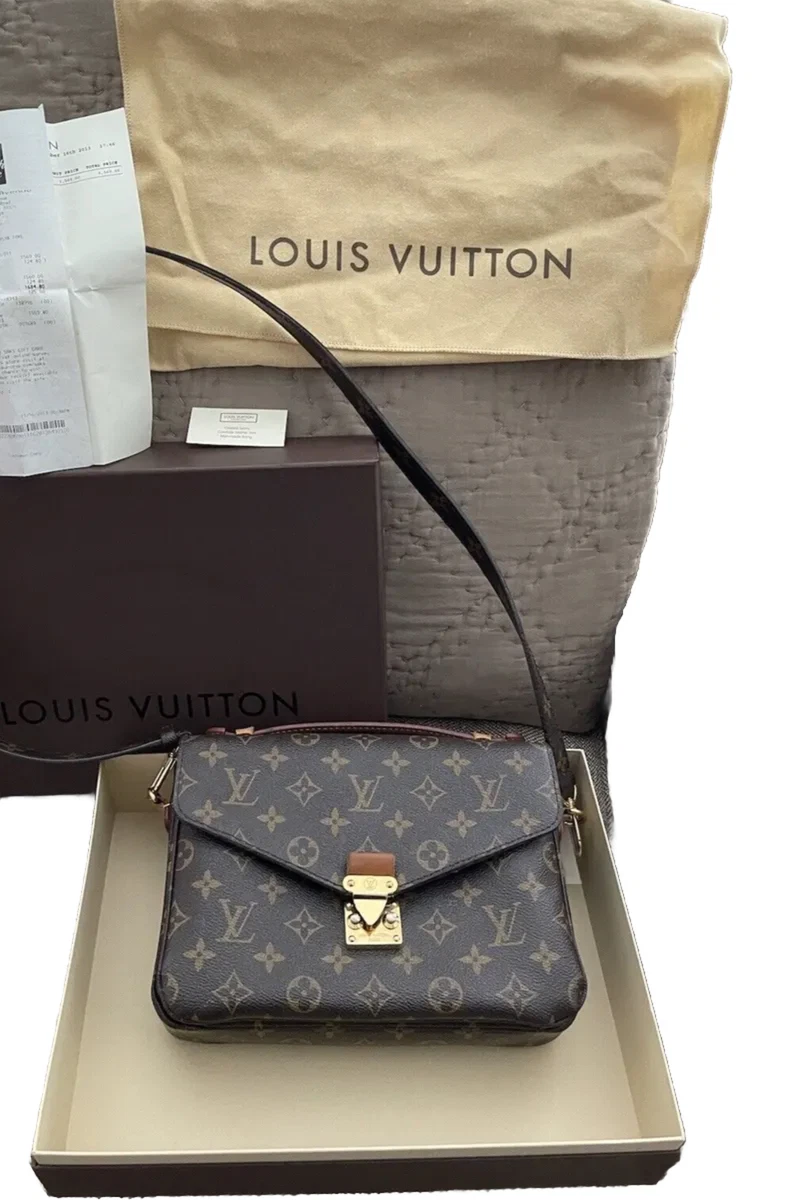 Louis Vuitton: Monogram Canvas Pochette Metis Cross Body Bag