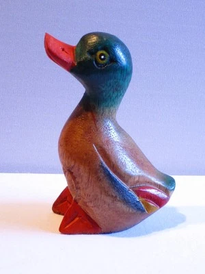 Canard sculpté en bois de Suar - Photo 1/4
