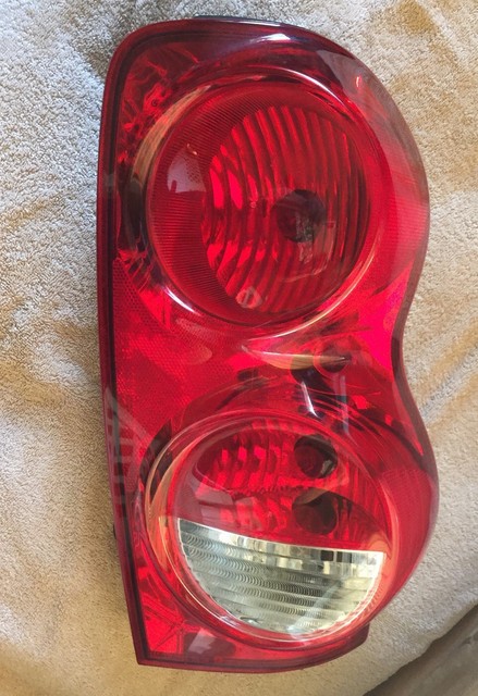 2004 05 06 07 08 DODGE DURANGO RH TAIL LIGHT OEM | eBay