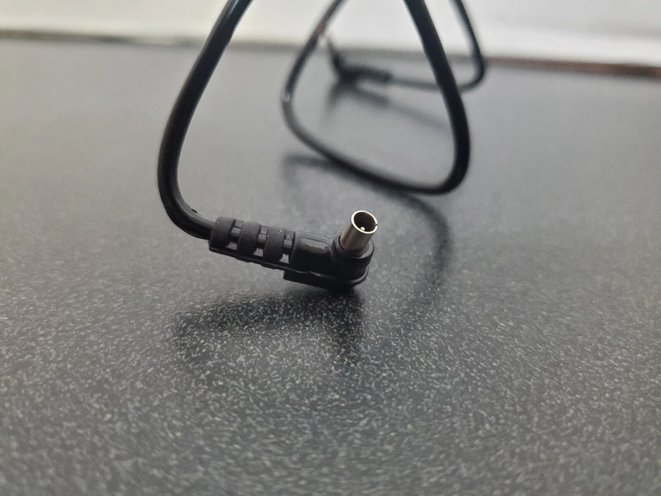 Vintage 1 Foot Flash to Camera Synchronization Cord - Image 2 of 3