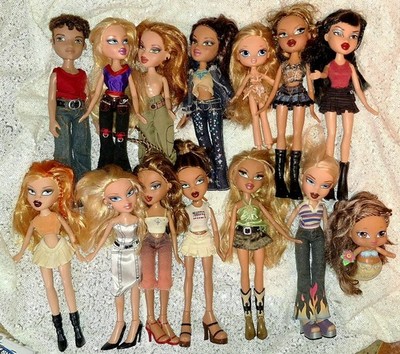 13 Bratz dolls 2001 Mixed bundle