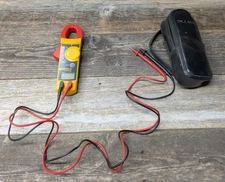 PRE-OWNED FLUKE 322 CLAMP METER w/FLUKE LEADS & CASE, IN NICE WORKING CONDITION!