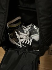 Hockey BUNDLE - Bauer senior select skates (size 7) and re-akt 90 helmet w/ mask