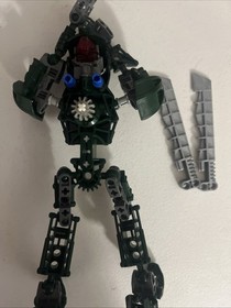LEGO Bionicle Toa Metru Matau 8605 100% Complete 2004 Metru Nui Mask