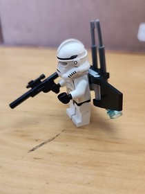 LEGO Star Wars Minifig SW0127 Clone Jet Trooper, Sky Corps (Phase 2) Black Head