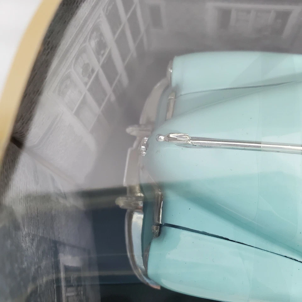 Signature Models 1947 Lt Blue Cadillac Convertible Series 62 1:23 Diecast Rare - Image 4 of 4