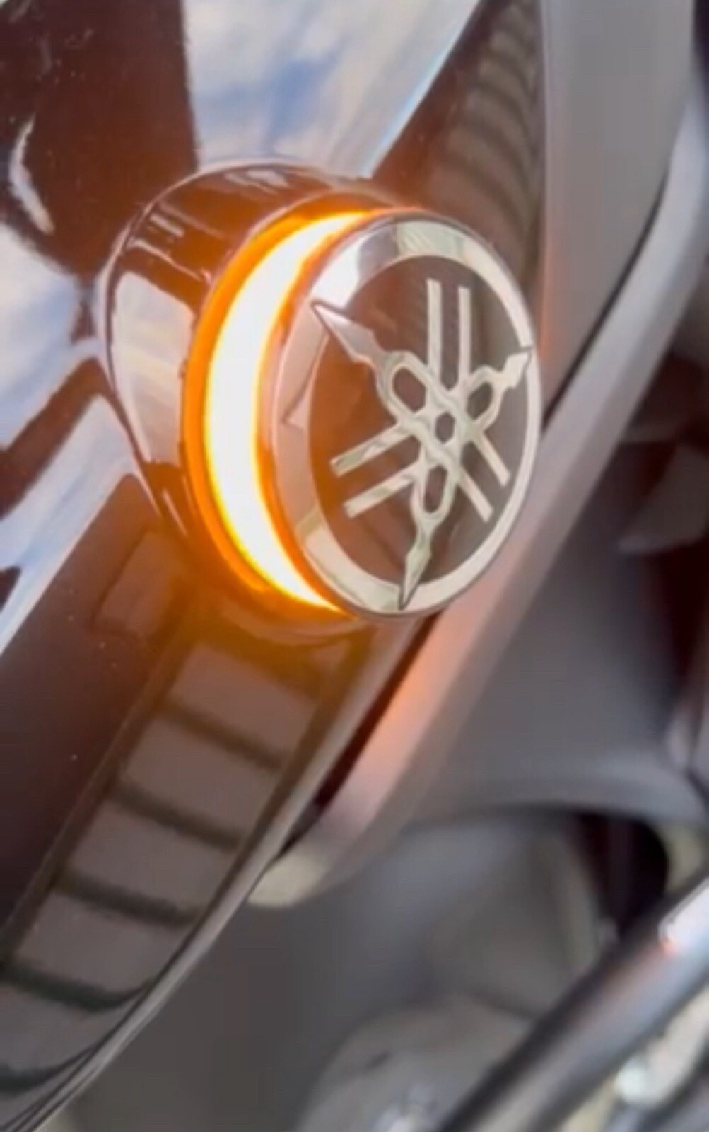 Feu diurne LED et clignotant moto pour vos trajets en Yamaha Ténéré et MT