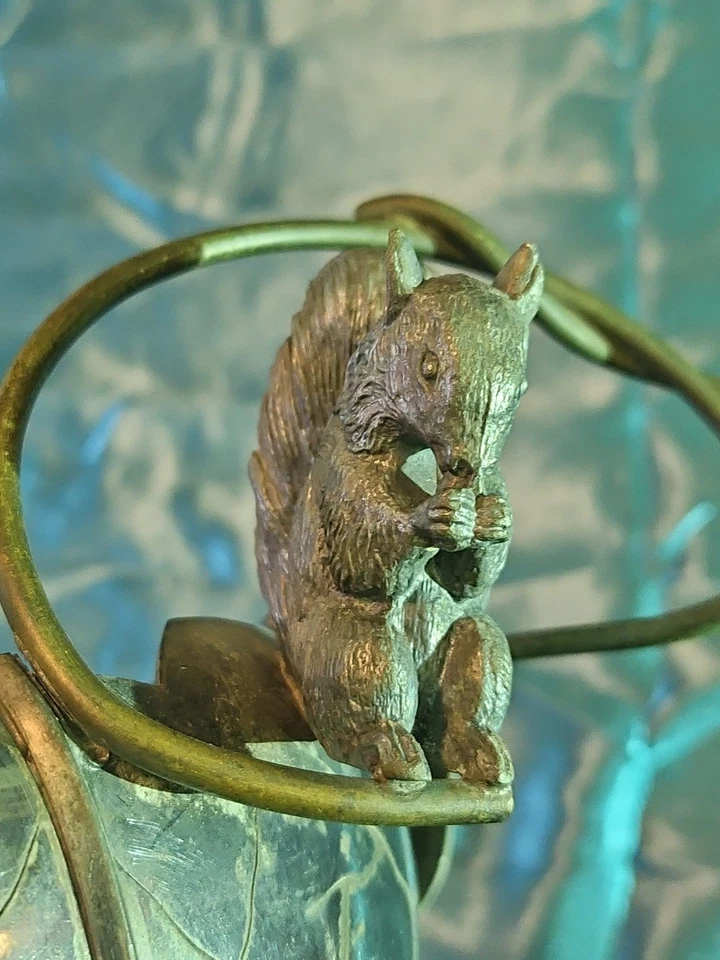 Antiguo cuenco de tuerca de ardilla plato de plata cuádruple Wilcox victoriano de latón bronce  Foto 2 de 4