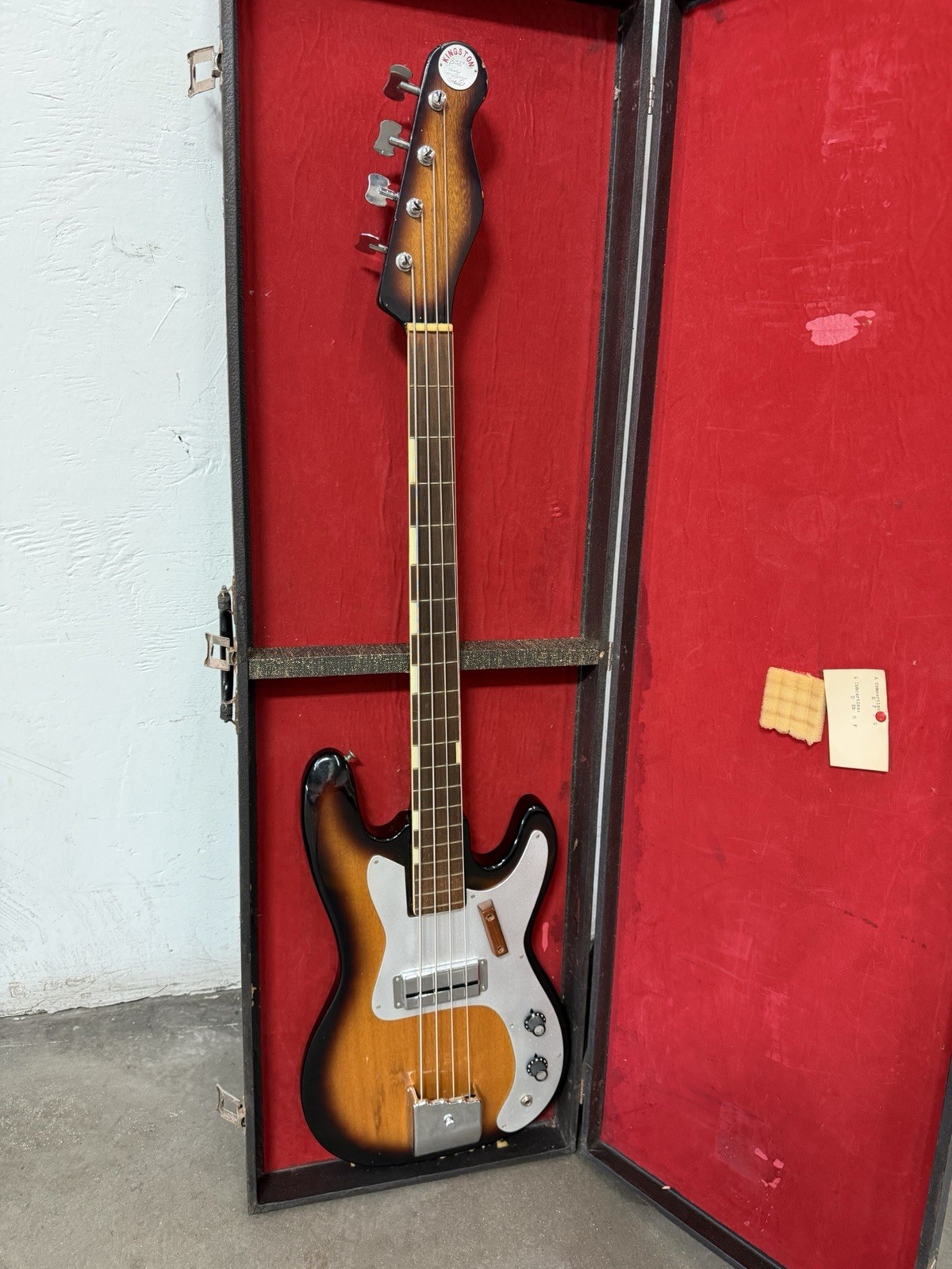 RARE Vintage 60??s Kingston Teisco Model 670 Bass Guitar w EZ-Pak hard Case