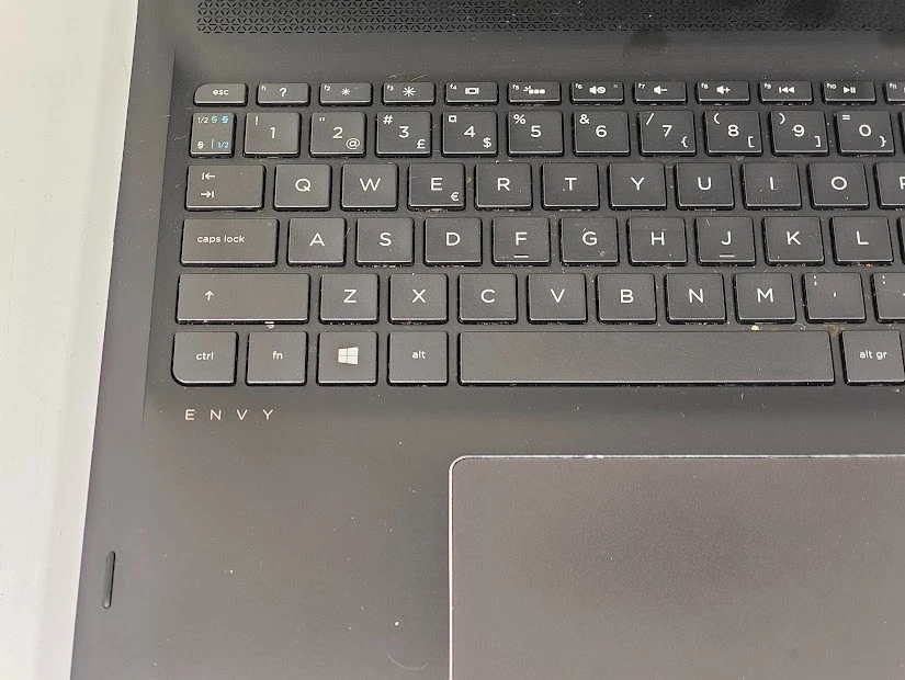 HP Envy x360 Convertible 15-ar081no - AMD A9-9410, 8GB RAM 5.6" Foto 3 de 4