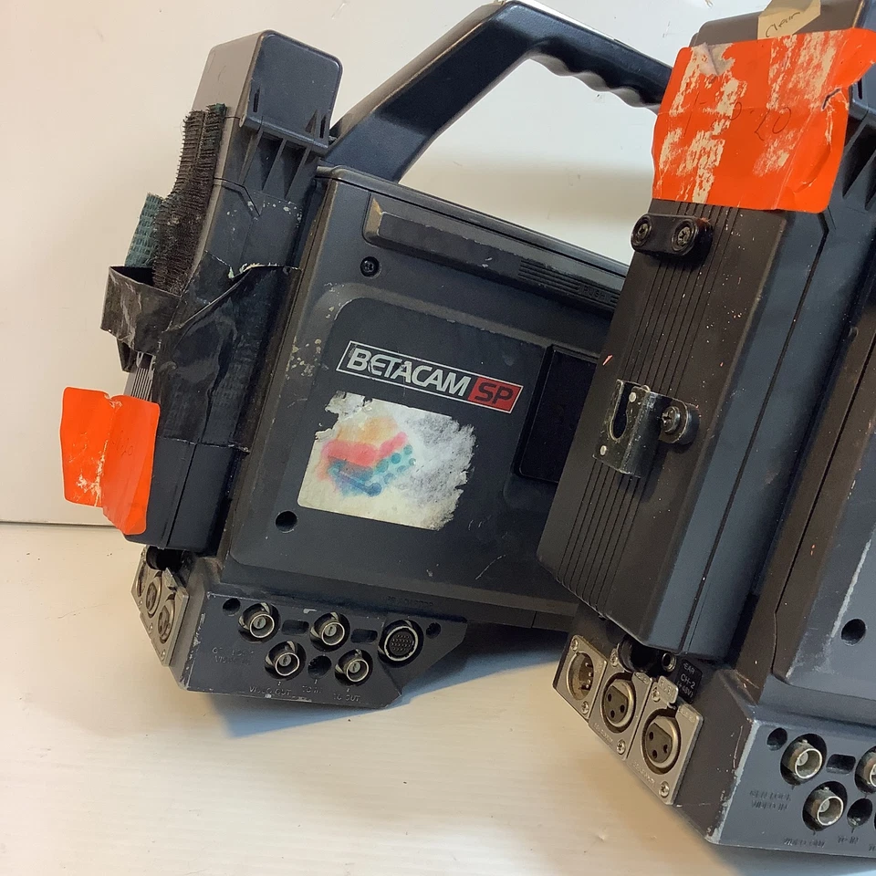 Lote de 2 grabadoras portátiles Sony PVV-3 Betacam SP - Equipo de transmisión vintage Foto 4 de 4