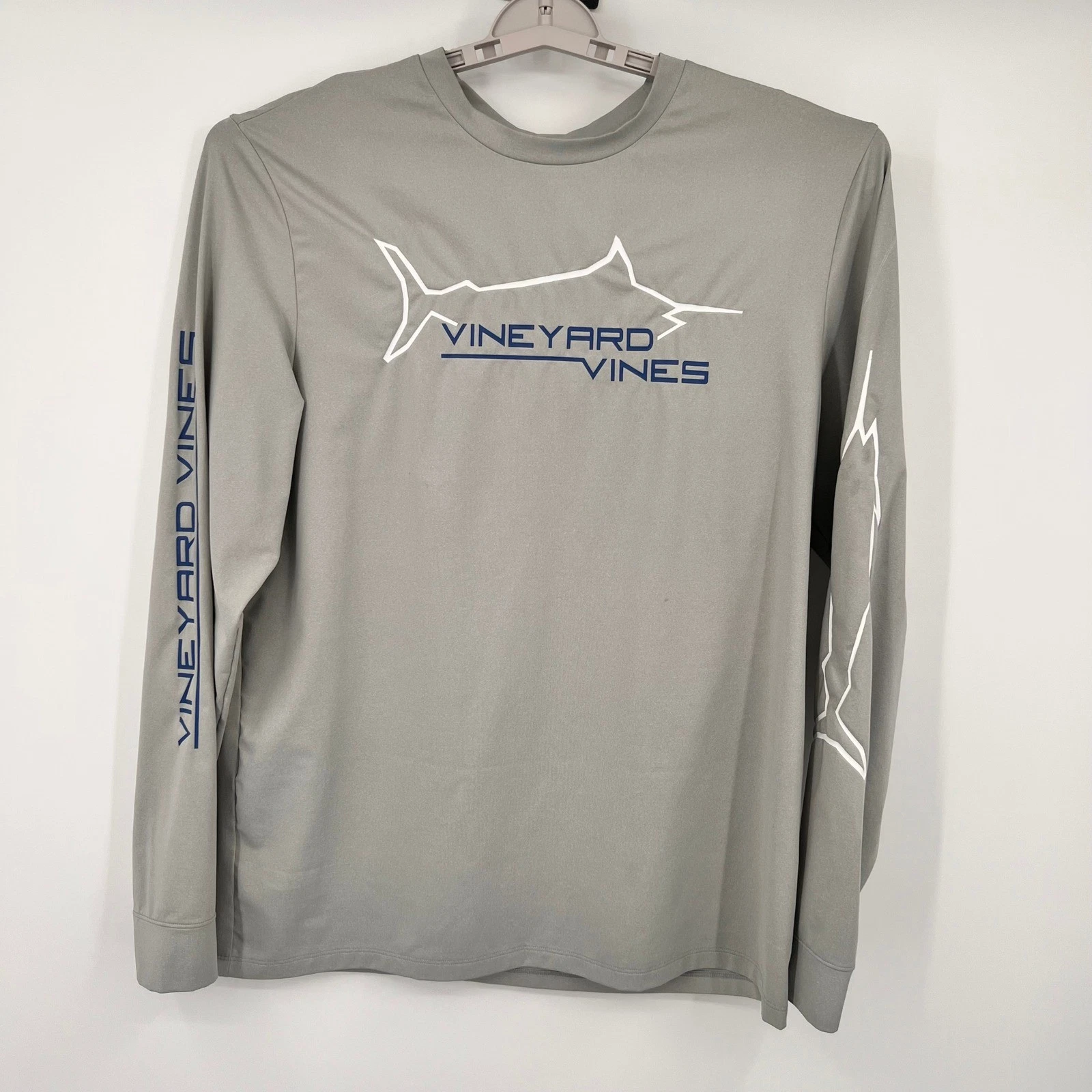 Vineyard Vines Mens L Performance Marlin Graphic Long Sleeve Shirt Gray Stretch
