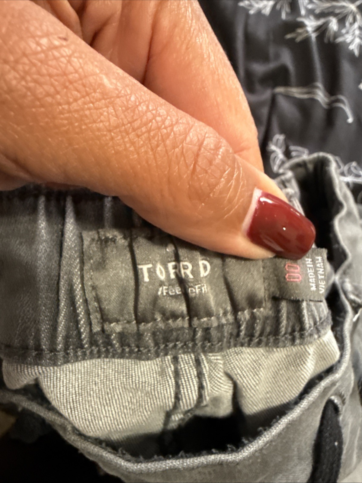 EUC Torrid Grey Pull On Drawstring Side Stripe Cr… - image 6