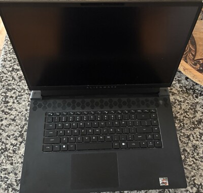 Alienware m17 R5 AMD