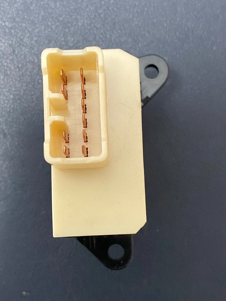 SMP DS1549 NEW  Fog Lamp Switch - Image 3 of 4