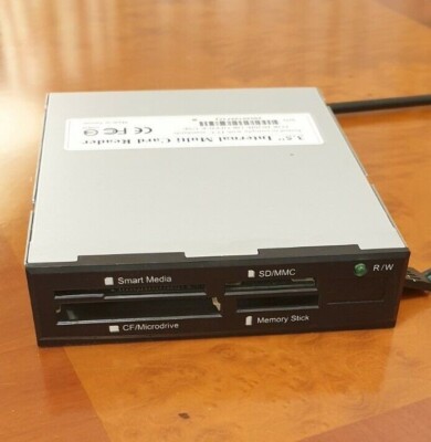 3,5'' Internal Multi Card Reader, aus Nachlass 