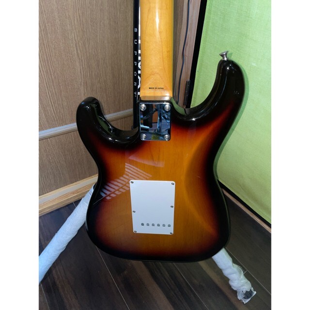 Fender Japan ST62M Stratocaster Guitar 3-Tone Sunburst Medium