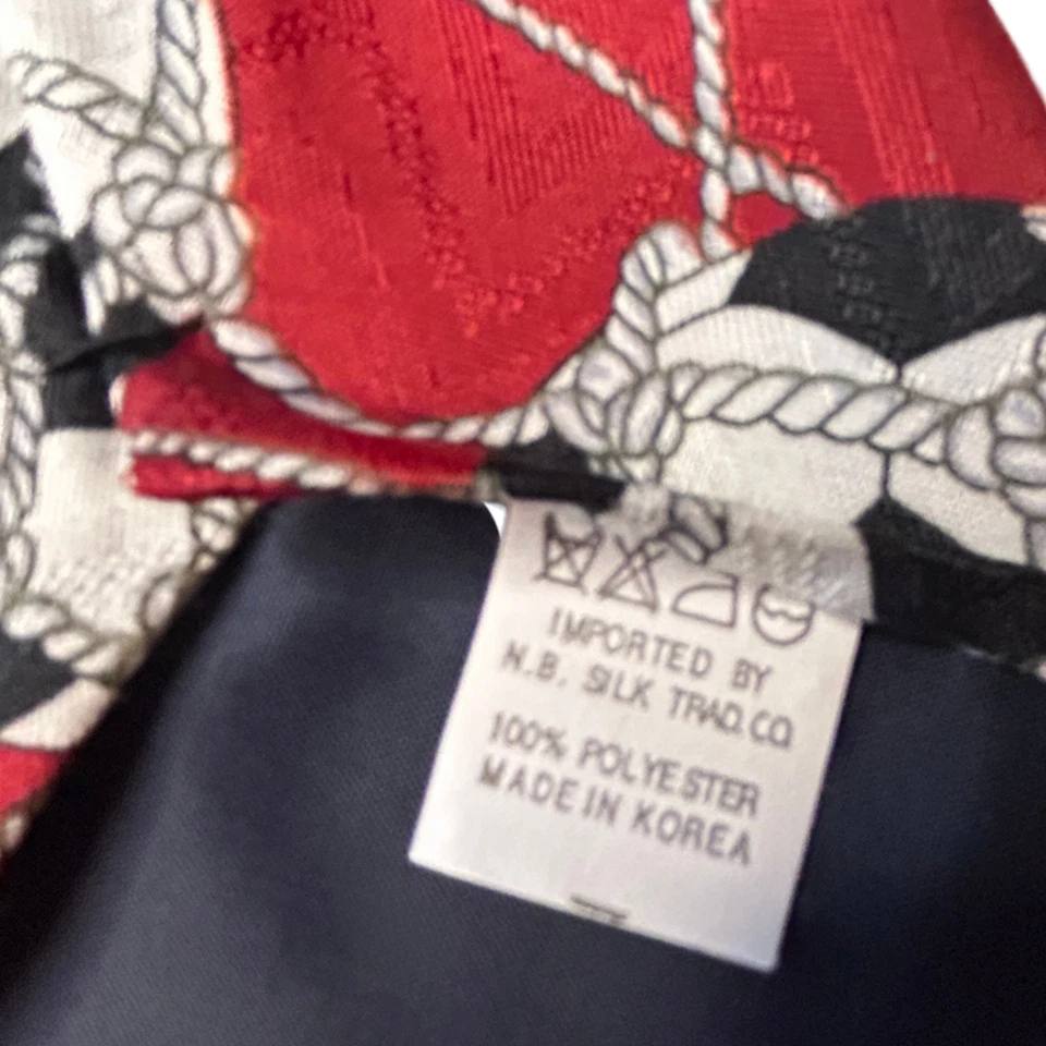 Corbata Renaissance Hombres Talla L 58.5” W 4” Rojo Balones de Fútbol Red Entusiastas del Fútbol Foto 3 de 4