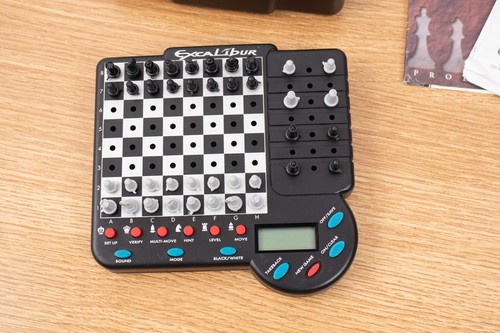 Excalibur Squire Portable Electronic Chess Set 117E - Picture 3 of 6
