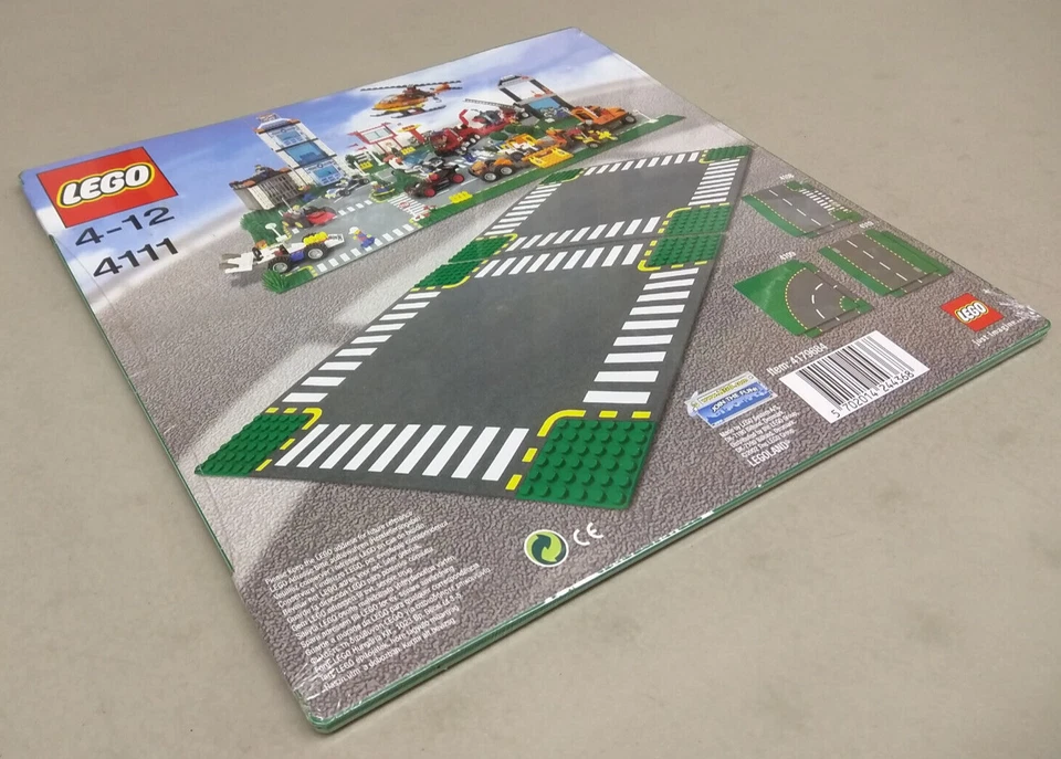 LEGO Town City 4111 Cross Road Plates NEW Intersection Baseplate Green 6-Stud - Image 3 of 4