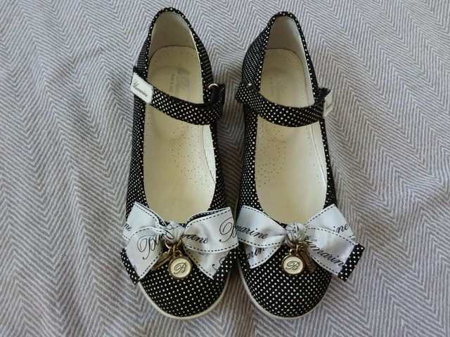 clarks girls shoes size 4