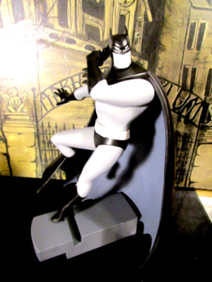 Batman DC Gallery: Black and White Almost Got  Im Batman Figure SDCC 2016 Exclus