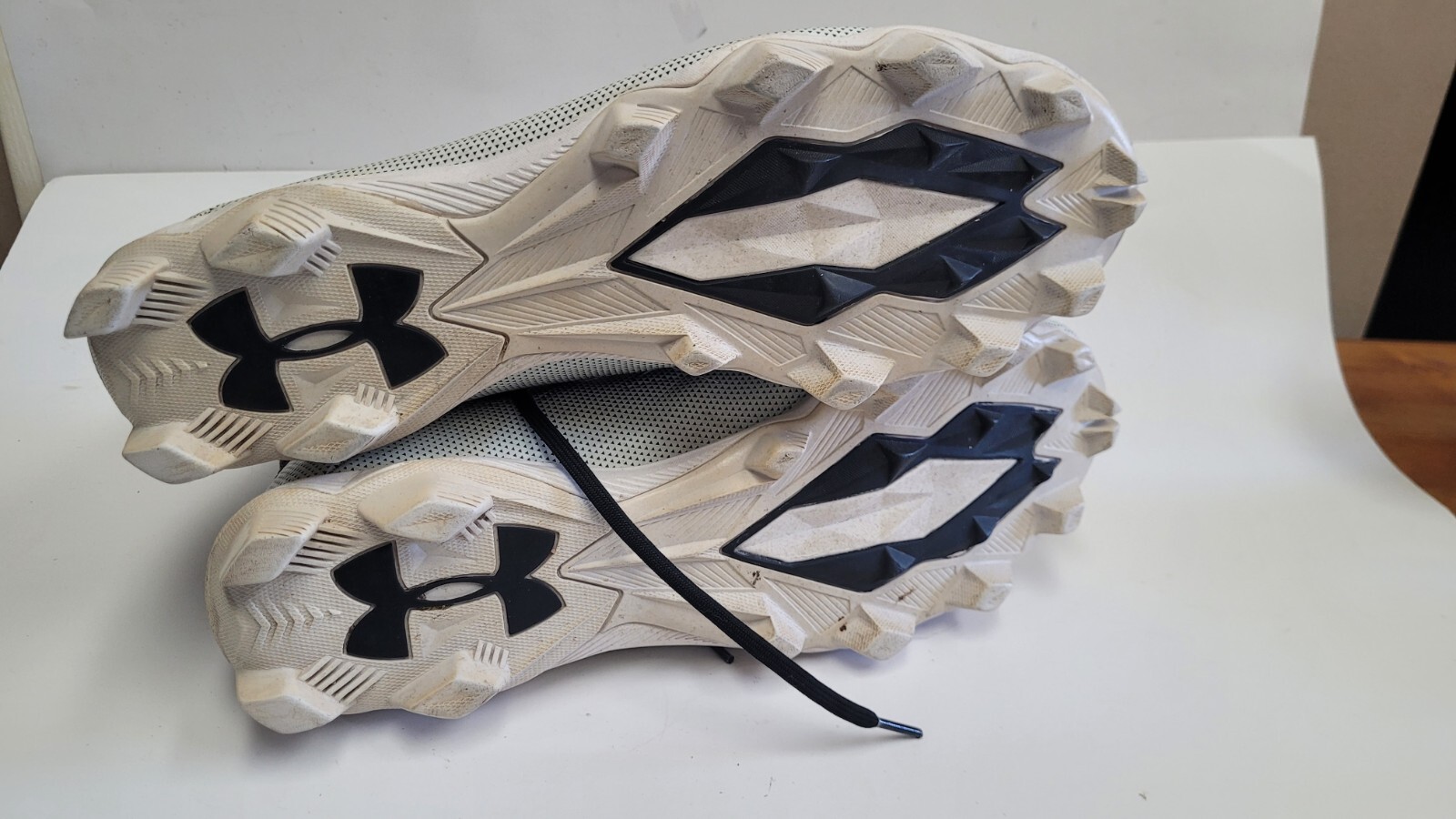 Under Armour Highlight Football Cleats Size 13 Mens Black White Lace Up Logo thumbnail 4