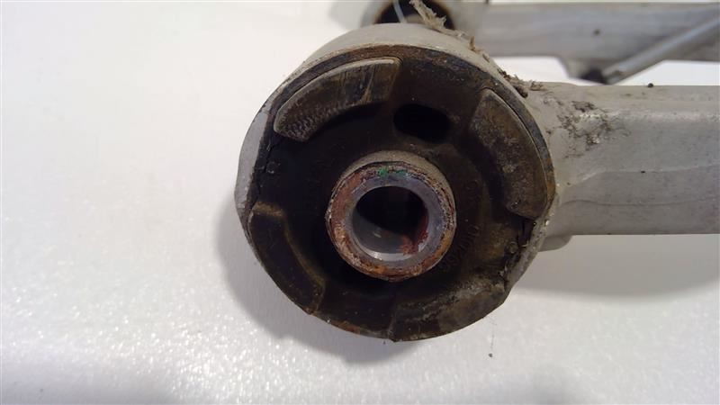 2014 Maserati Ghibli awd right PASSENGER FRONT UPPER CONTROL ARM 106011