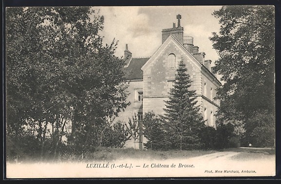 Old postcard Luzille /I.-et-L., Le Château de Brosse 