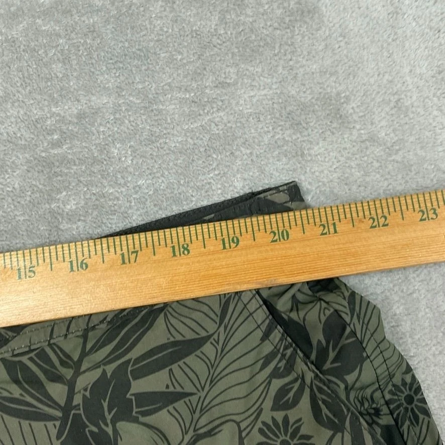 Мужские плавки Kirkland Signature с цветочным принтом зеленые размер XXL a0250 - Изображение 2 из 4