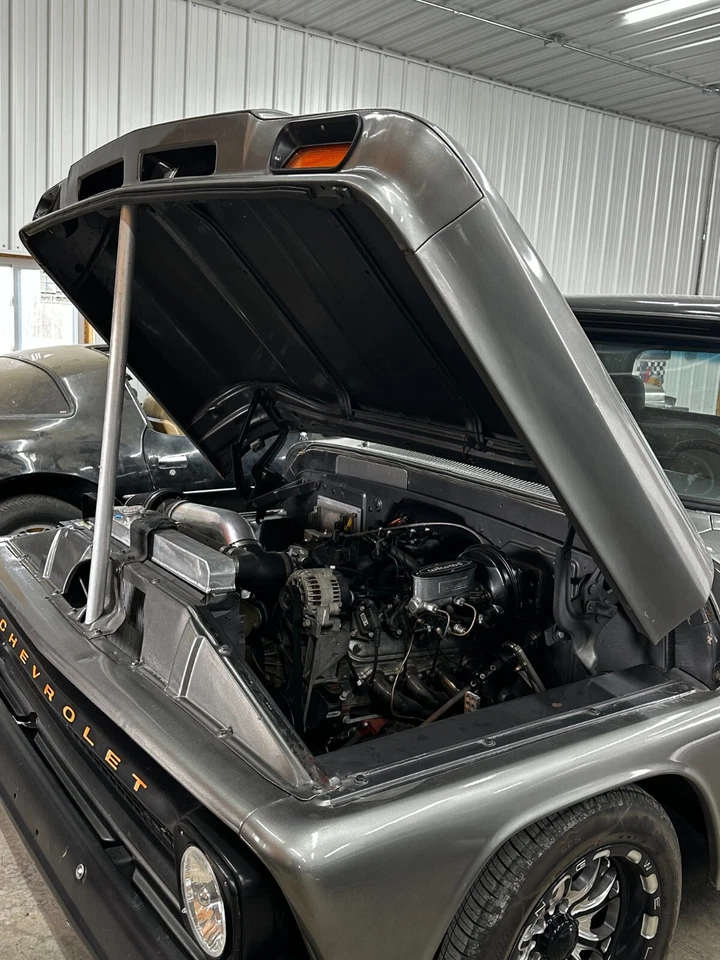 Soporte de bisagra de capó personalizado 60-66 Chevy/GMC C10/20/30 Foto 4 de 4