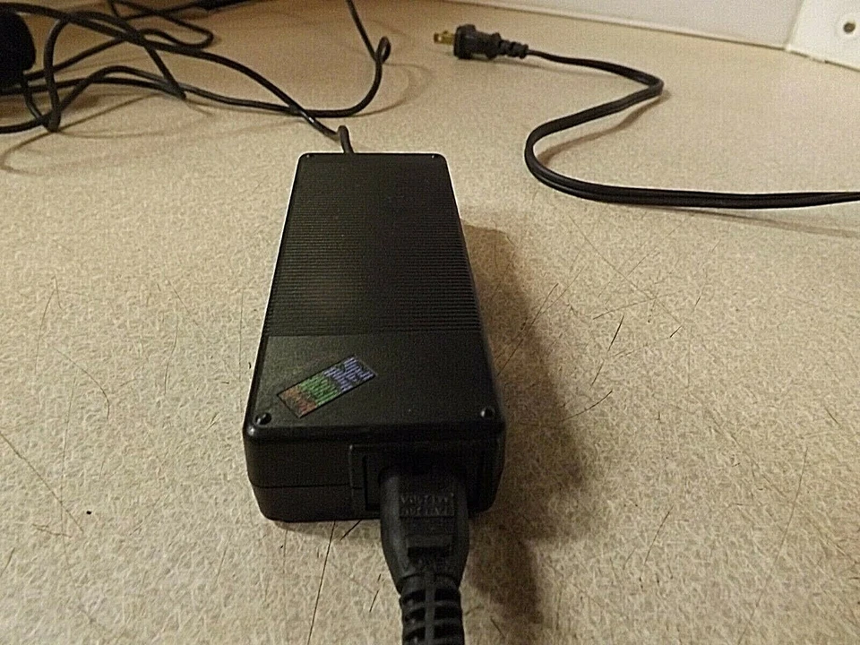 ADAPTADOR AC ORIGINAL IBM 02K6749 SALIDA: 16V - 4.5A Foto 4 de 4