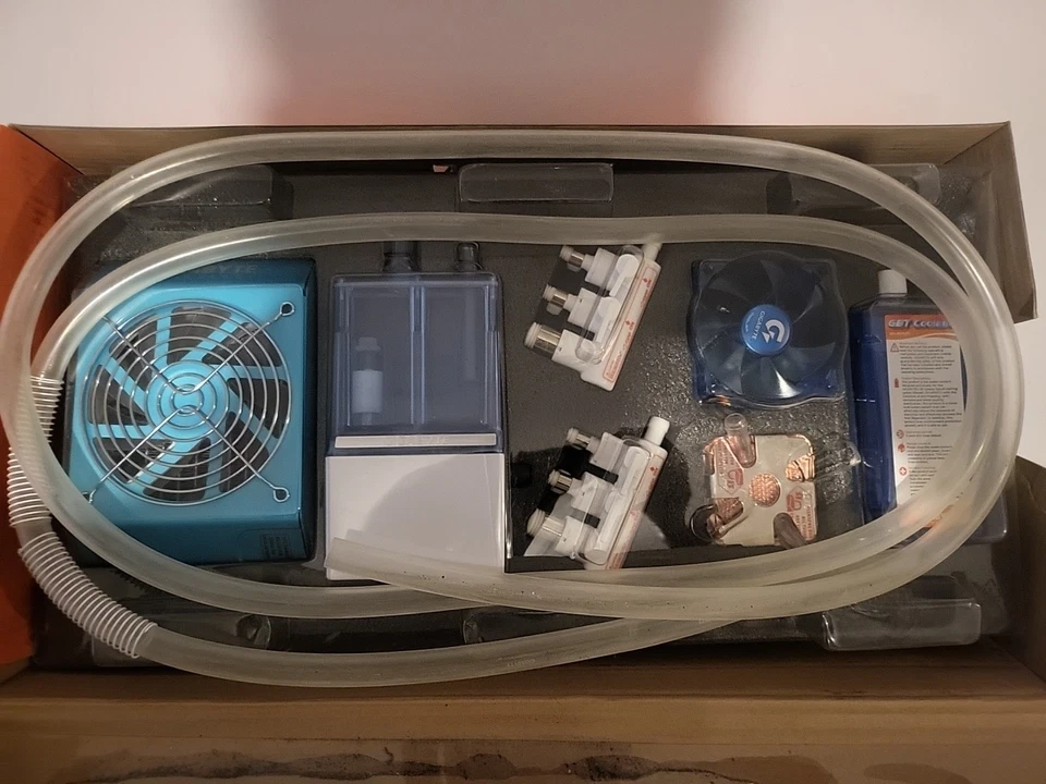 Gigabyte GH-WIU02 3D Galaxy II - Liquid cooling system ( Socket 775, AM2 ) alumi - Image 2 of 4