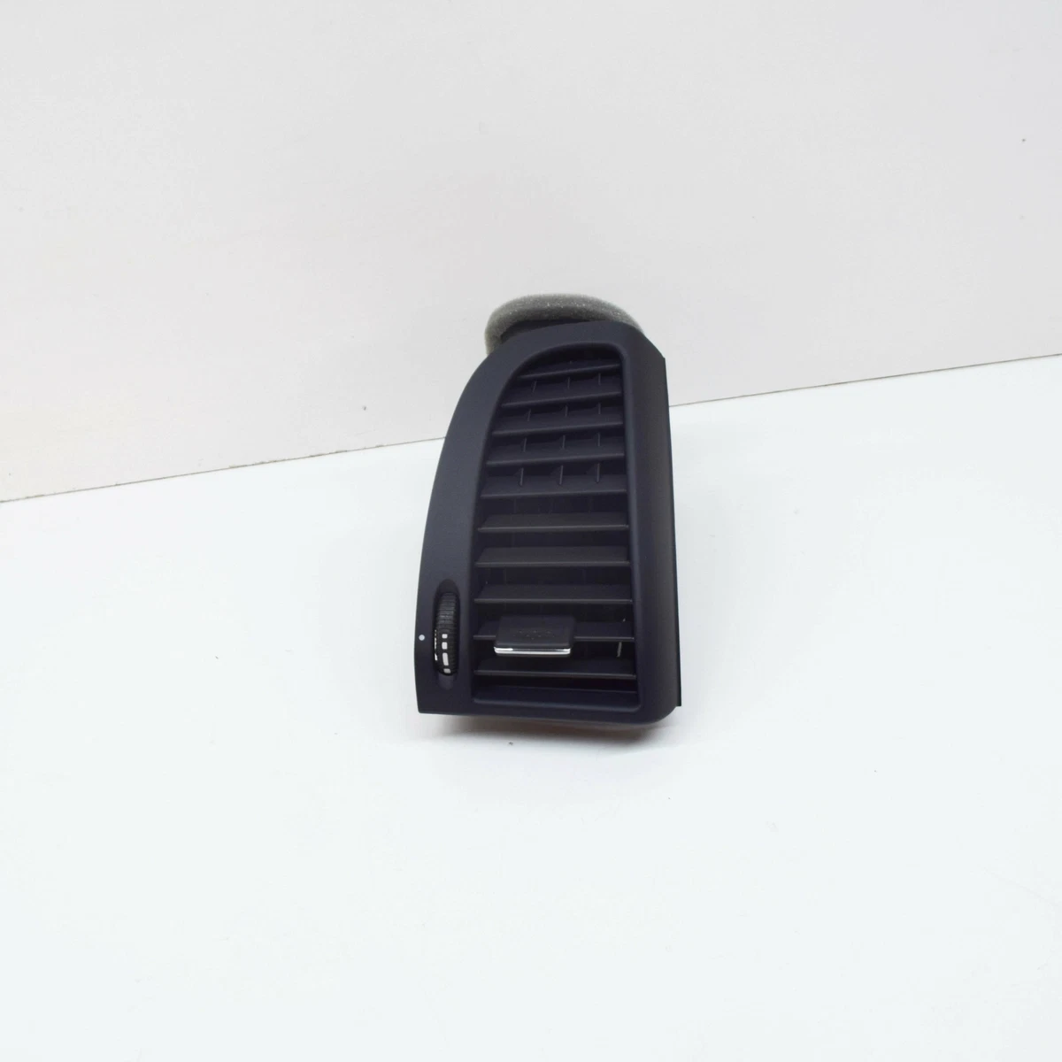 MB VITO W639 Dashboard Right Outside Lateral Nozzle 