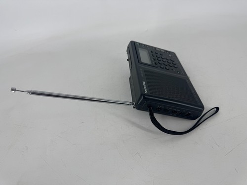 Grundig Yacht Boy 400 FM AM MW Short Wave Portable World Radio Working - Picture 3 of 4