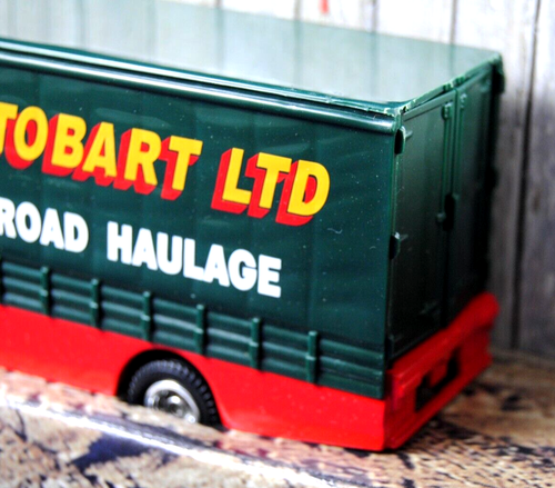 Corgi 59508 SCANIA Curtainside Lorry / Truck in Classic EDDIE STOBART Livery MIB - Picture 6 of 14