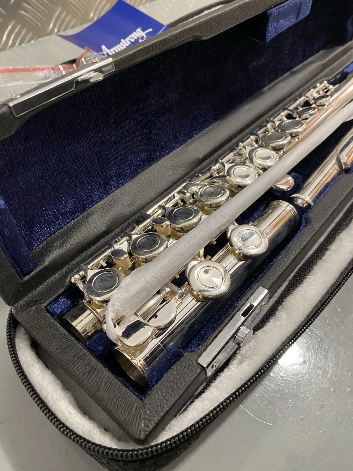 Armstrong FL650ED Beginner Flute With Case Used Once In Box 10