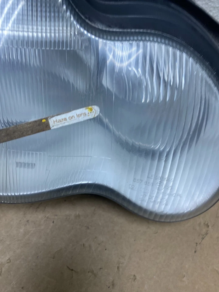 2001 - 2004 Mercedes-Benz C Class Halogen Right Passenger Headlight OEM U9791 DW - Image 4 of 4