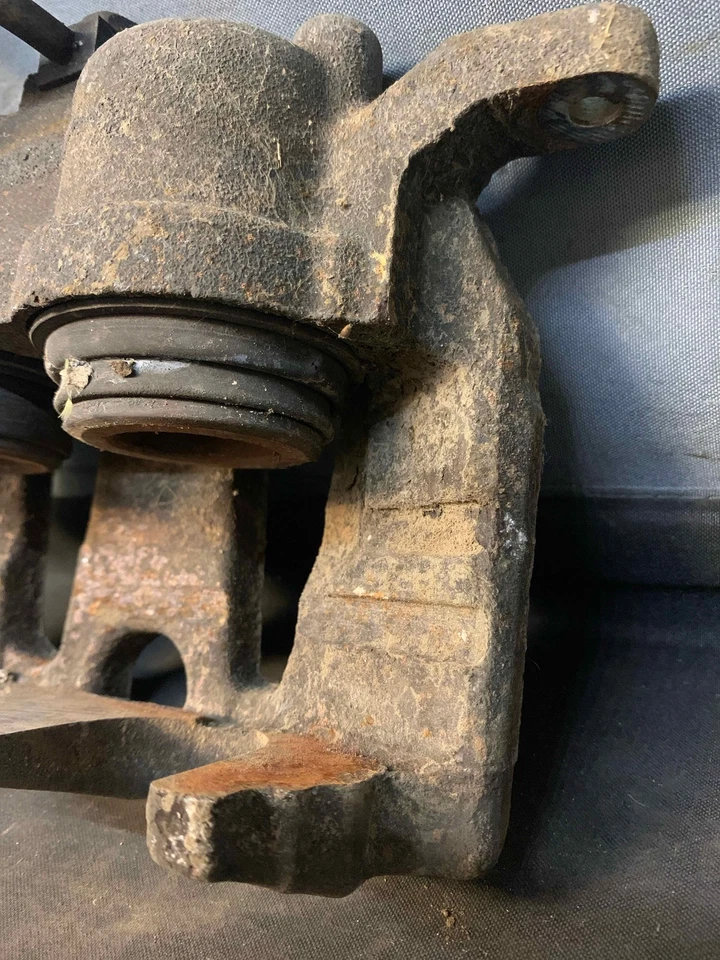 Fits 2012-2016 Chrysler Town & Country Left Caliper OEM#:68144161AA Foto 3 de 4